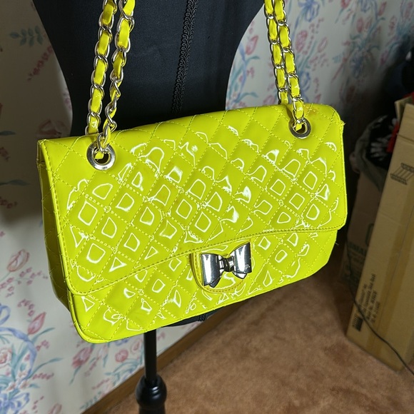 AMRITA SINGH QUILTED PATENT YELLOW BOW BAG - Picture 6 of 8
